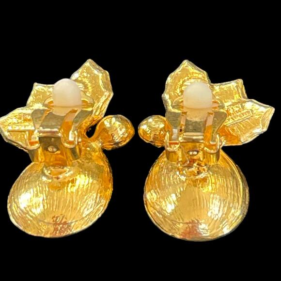 Vintage Avon Clip On Earrings Ruby Red Teardrop Green Enamel Holly Berry - Picture 6 of 13